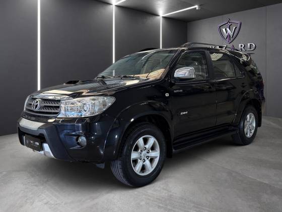 TOYOTA HILUX SW4 3.0 SRV 4X4 7 LUGARES 16V TURBO INTERCOOLER DIESEL 4P AUTOMÁTICO